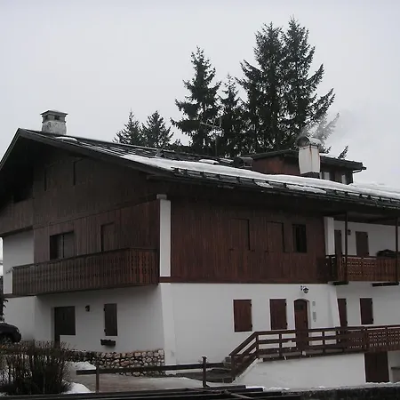 Ca' Dello Scoiattolo Apartmán Cortina dʼAmpezzo
